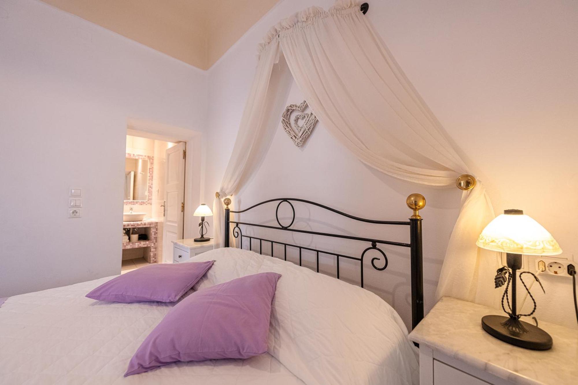 Reverie Santorini Hotel Фиростефани Экстерьер фото