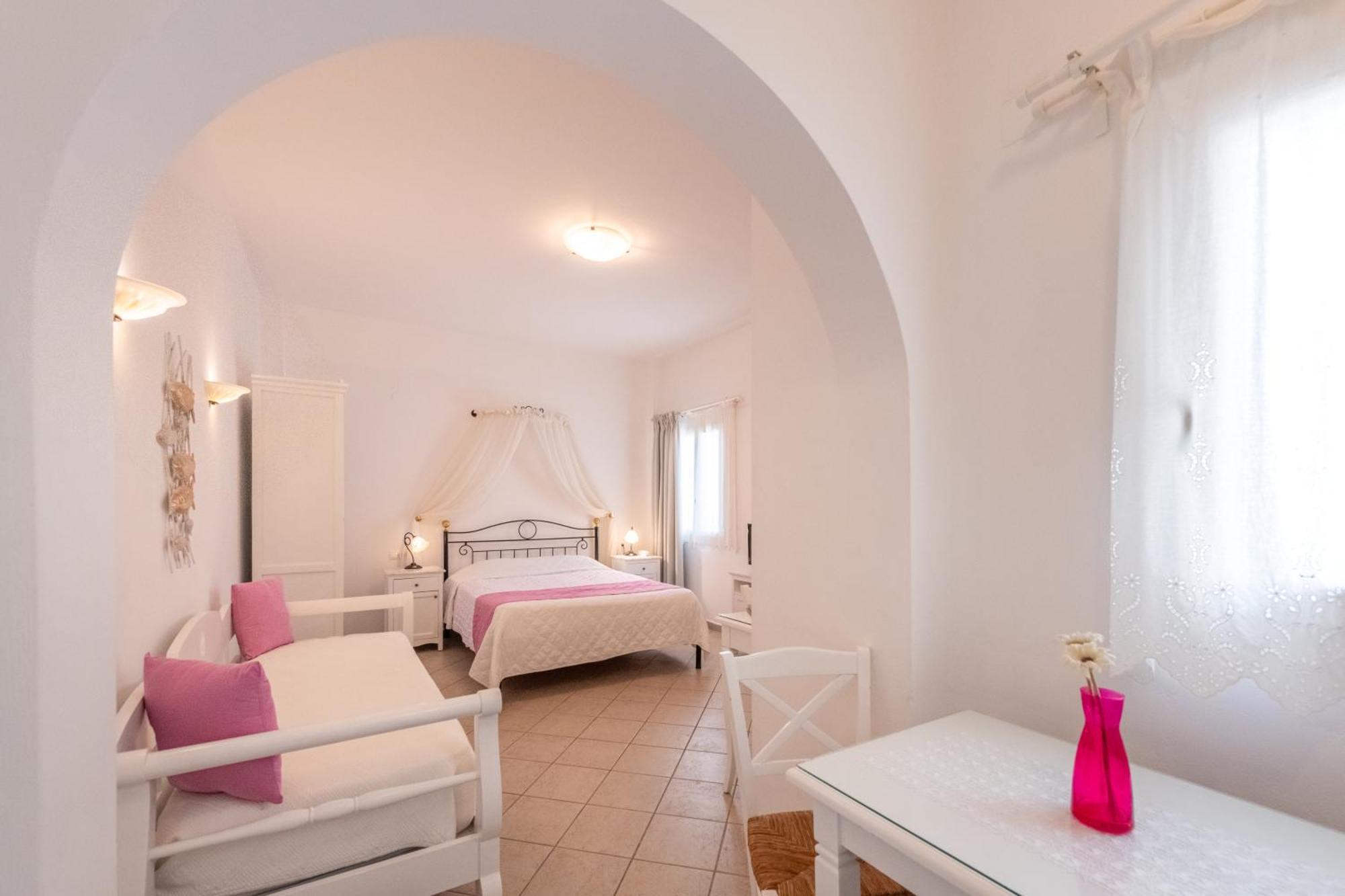 Reverie Santorini Hotel Фиростефани Экстерьер фото